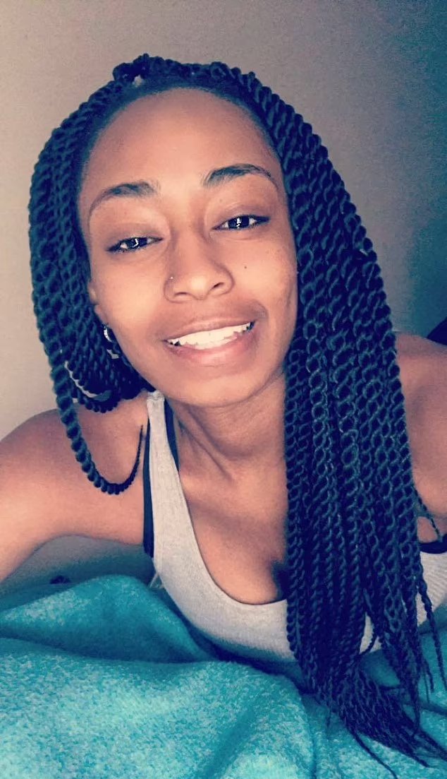 湯普森的頭髮被捲進行李輸送帶,不幸身亡。(互聯網)