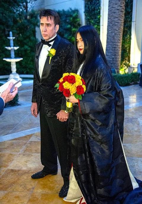 尼古拉斯基治去年初跟芝田在拉斯維加斯拉埋天窗。