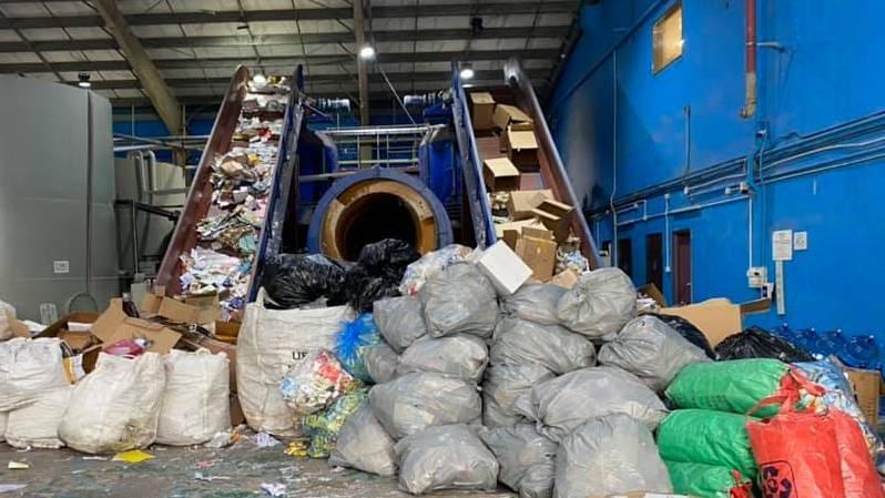 本港唯一紙包飲品盒回收廠不獲續約。(「喵坊Mil Mill」Facebook圖片)