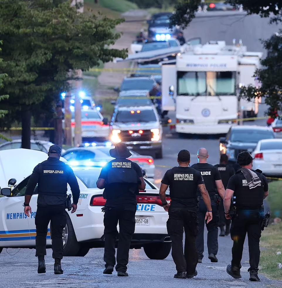 大批警員連日搜索。(互聯網)