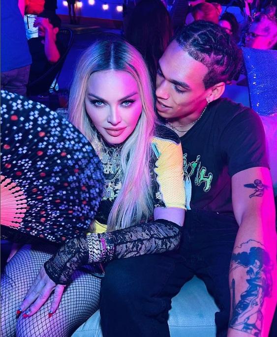 Andrew Darnell比起娜姐的大女Lourdes Leon,還要年輕三年。