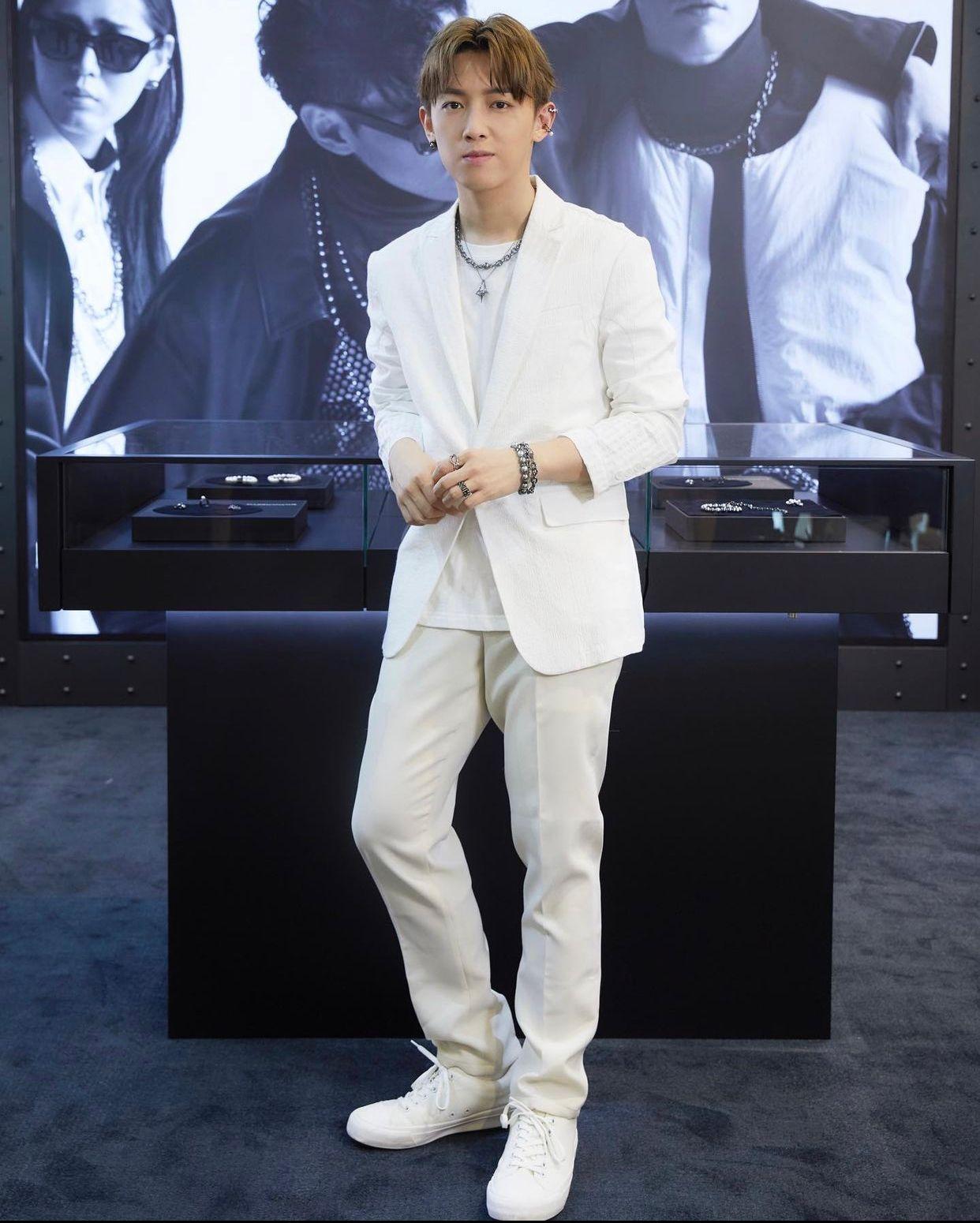 MC不認同助理Yee Yee批評洪嘉豪的歌曲沉悶,並稱好鍾意。