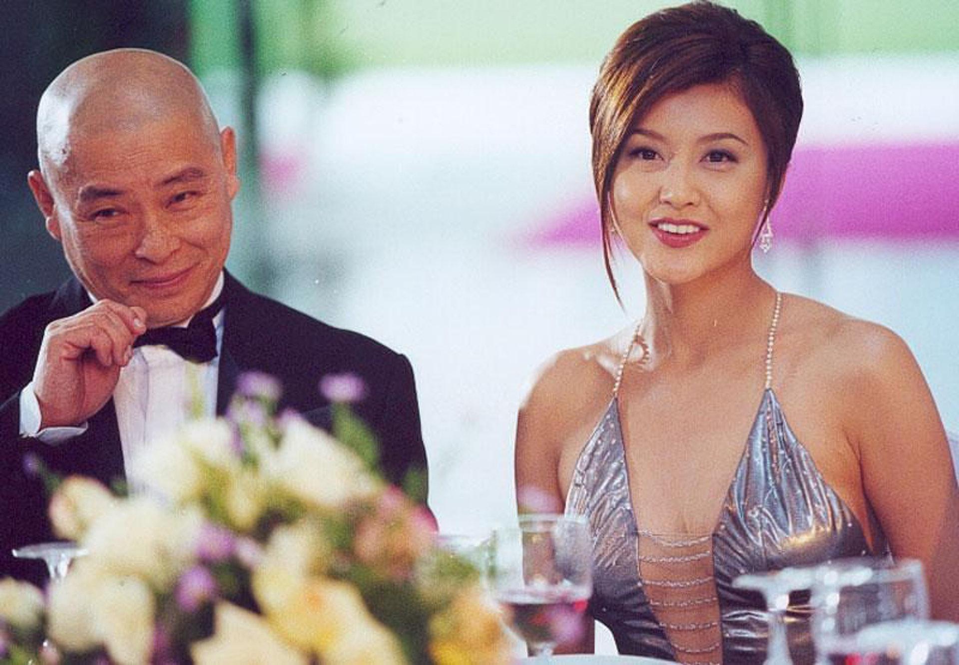 藤原紀香年過半百曬長腿 擔心老公出軌監視行蹤