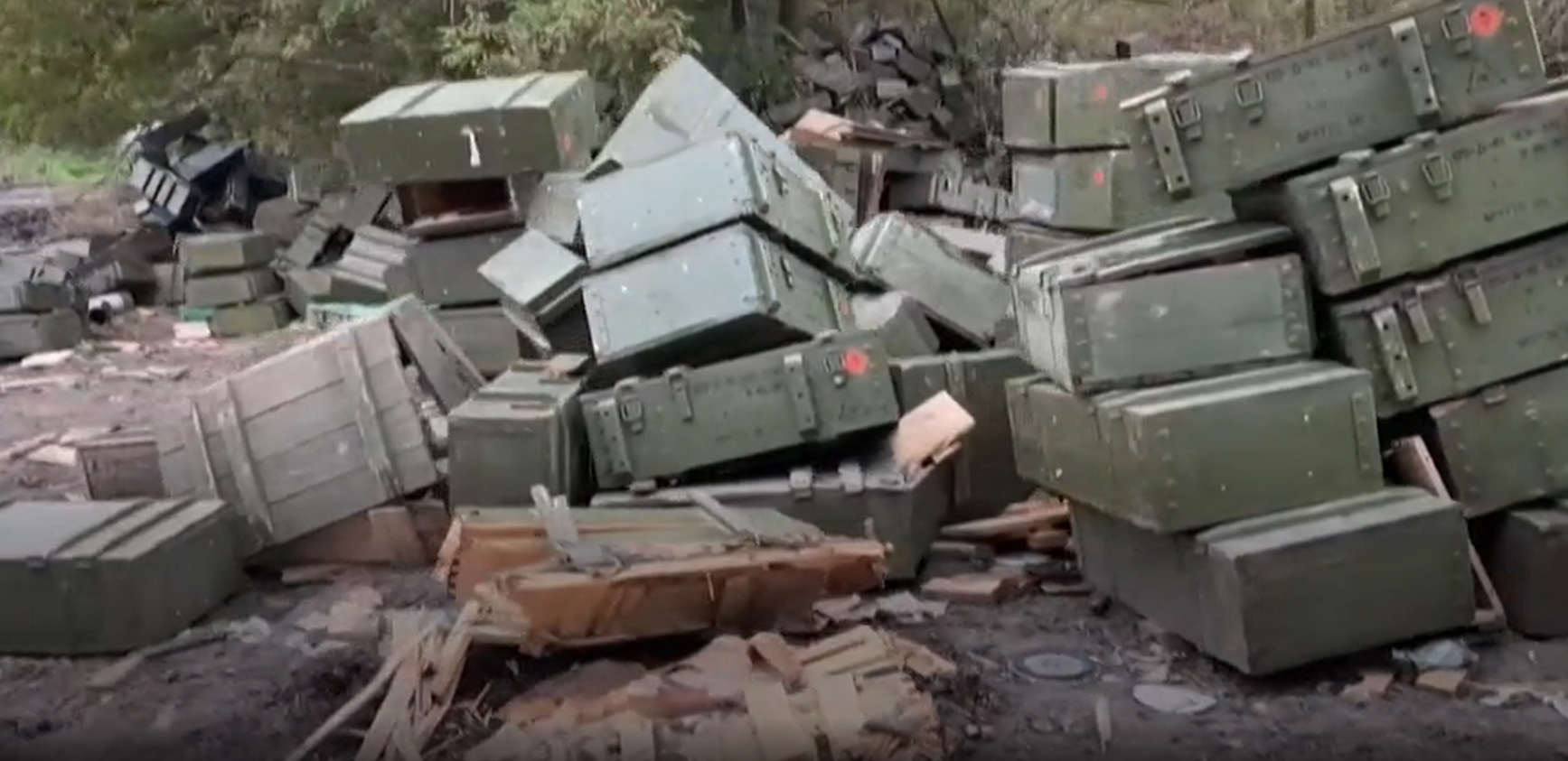 烏方指俄軍在哈爾科夫地區倉卒退守,遺下坦克等大量軍備。(路透社)