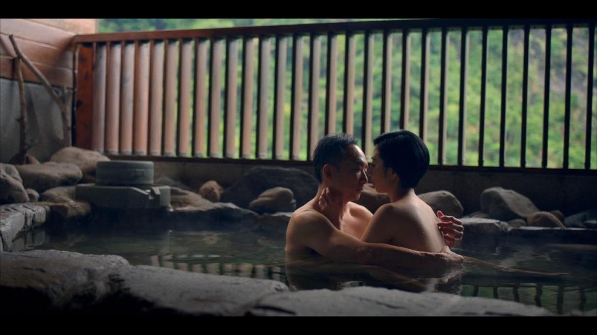 台灣天團五月天成員石頭演女主角來到台北後的第5任男友,更有共浴場面。