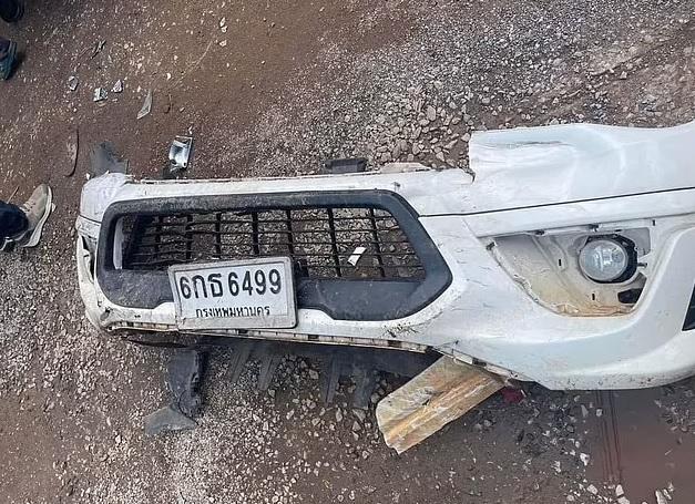 疑兇汽車的防撞桿被撞毀。(互聯網)