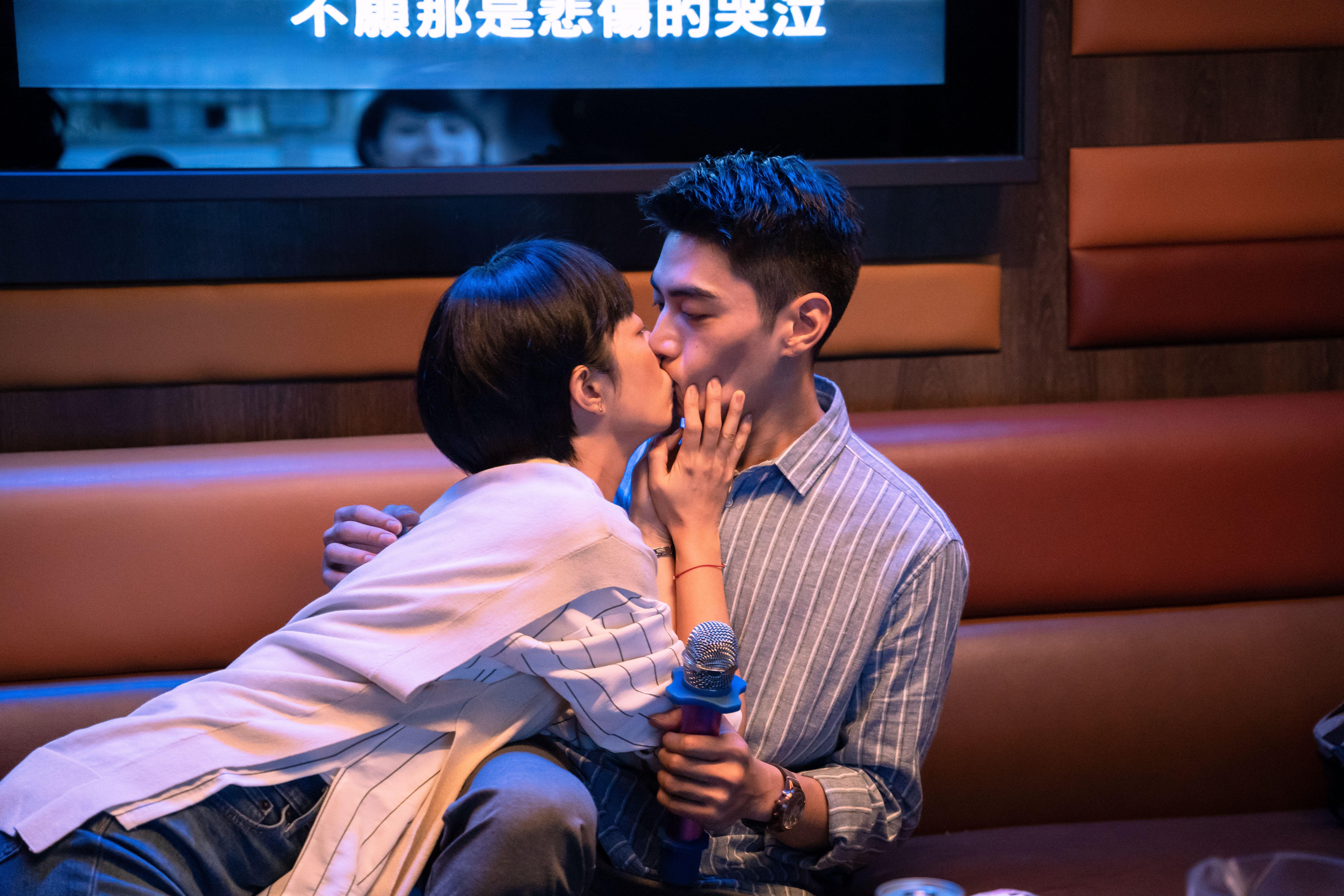 宋柏緯與桂綸鎂亦有火辣演出。