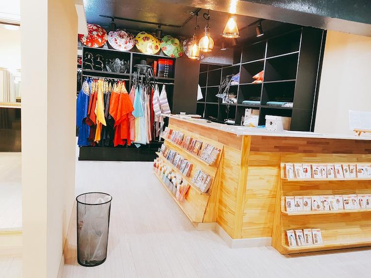 各式各樣的韓服可以自由挑選