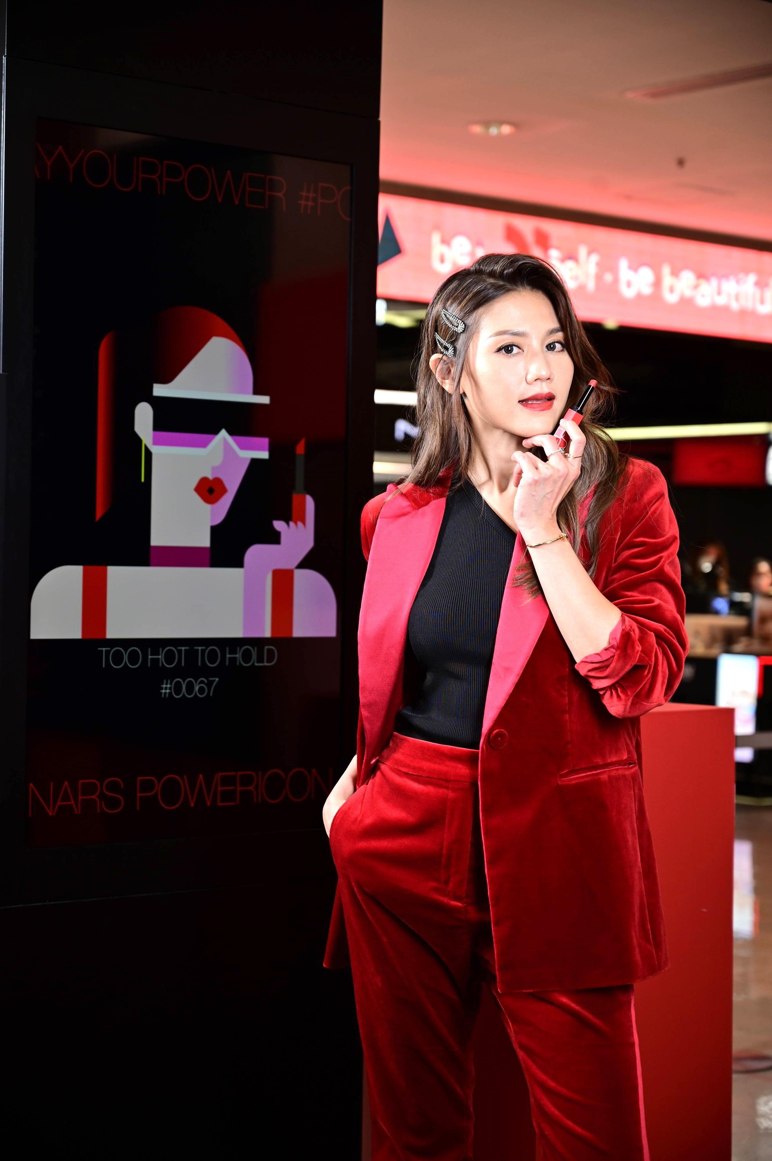 限定店結合藝術與科技,現場大螢幕可展示獨一無二的POWERICON NFT。