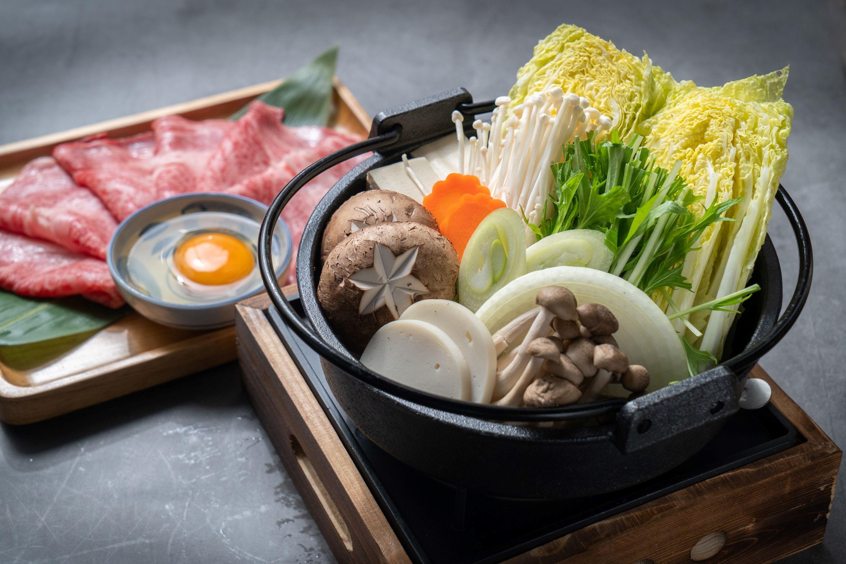 壽喜燒 (鹿兒島 A4 和牛) $488,油花分佈完美,入口即化,嗜牛者必試。