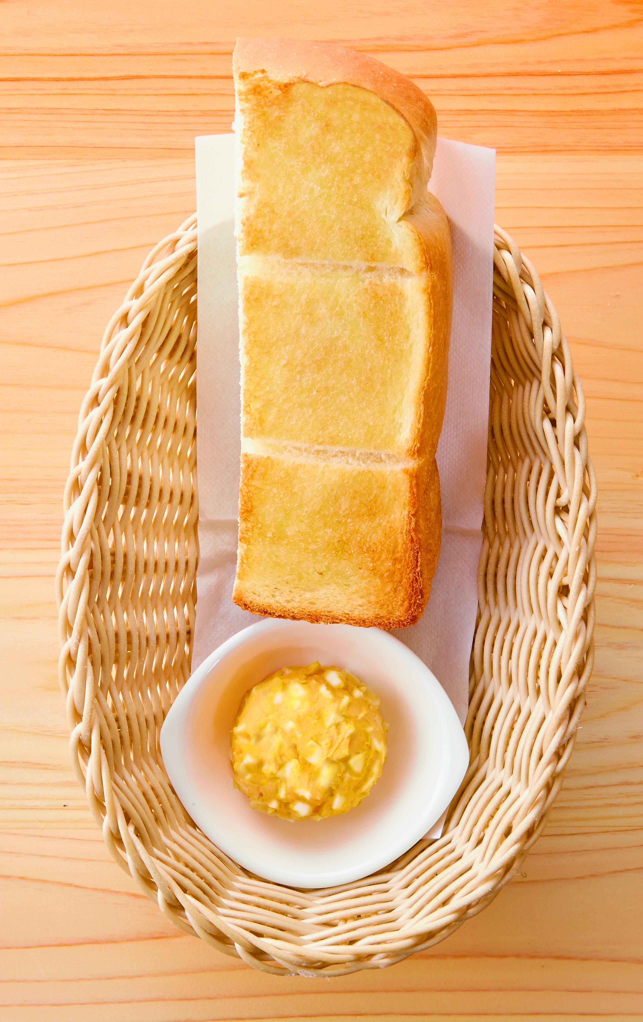 多士配蛋沙律套餐