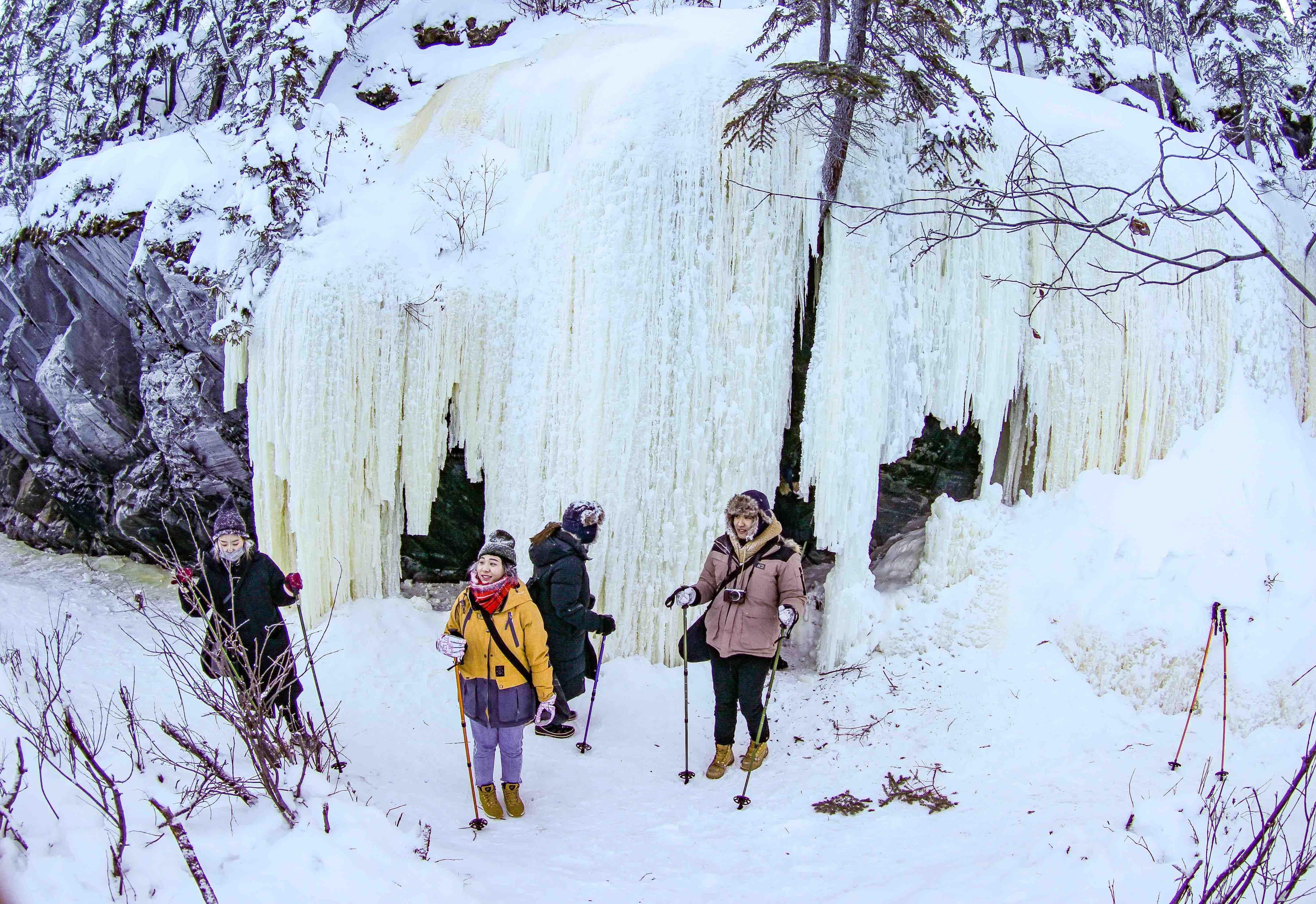 大腳雪鞋體驗 _ 尋冰洞之旅