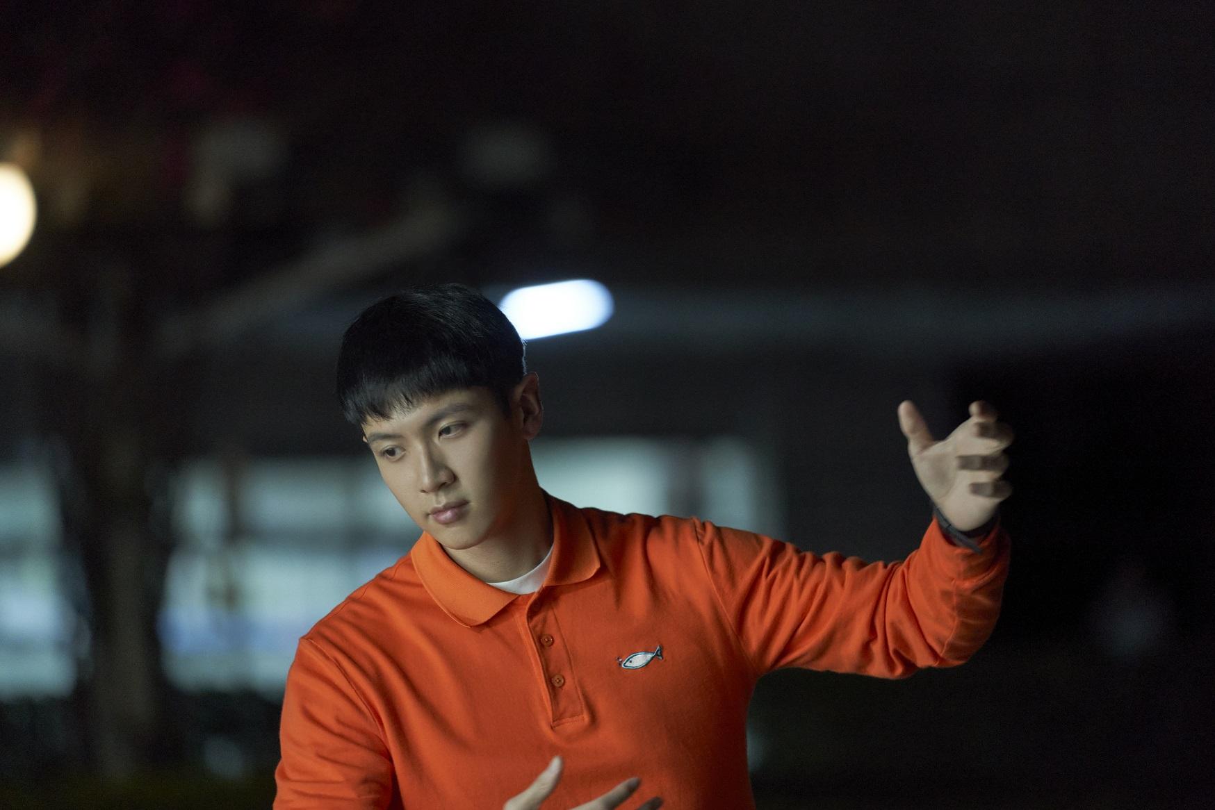 柯震東演一位有嚴重社交障礙的男生。(《初戀慢半拍》劇照)