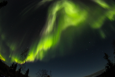 抵達黃刀鎮機場後,司機將載送至下榻酒店。展開第一晚的追光之旅