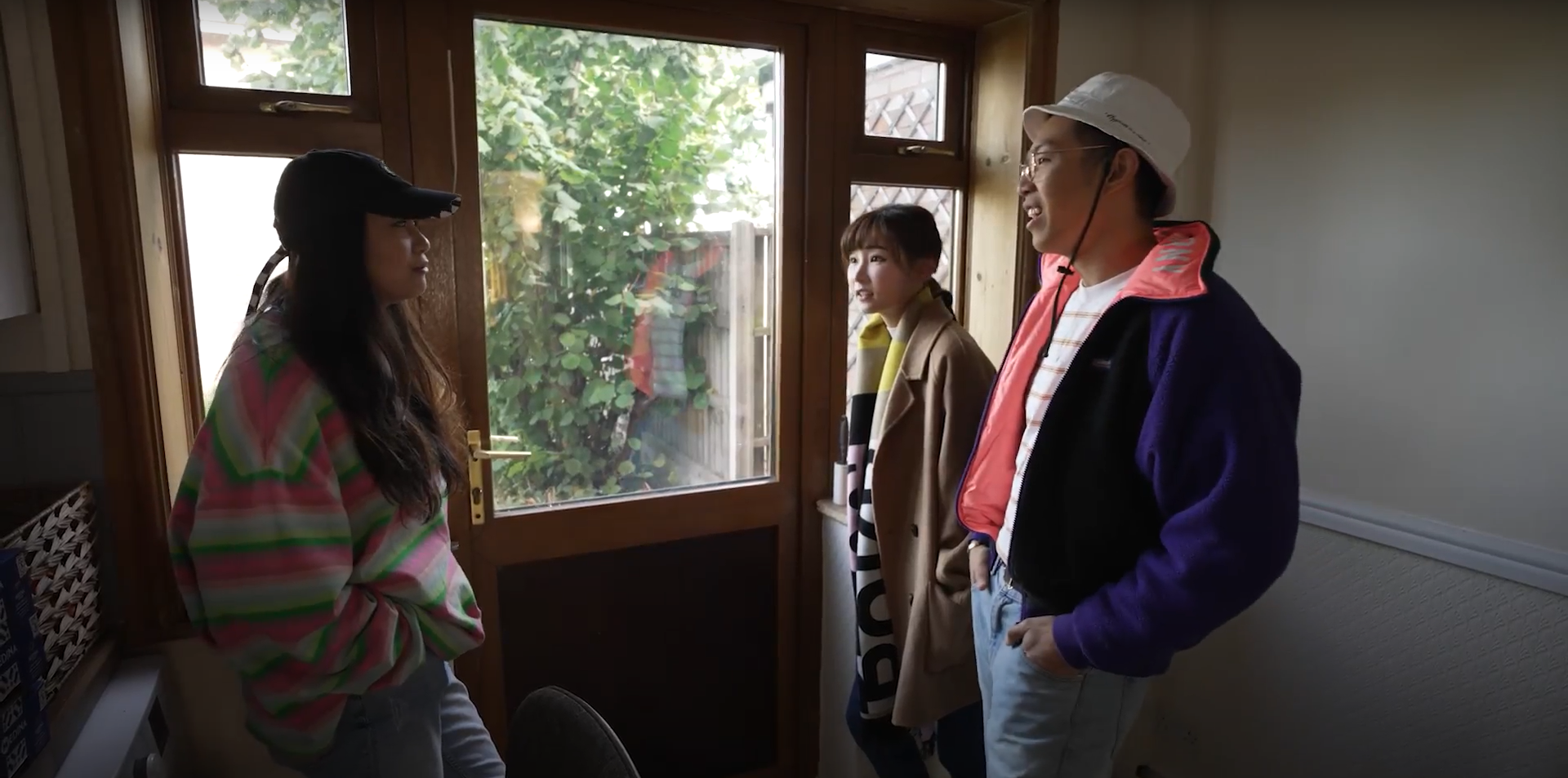 簡淑兒為HOY TV節目《離鄉別井的故事》到英國伯明翰,訪問林師傑與歐陽巧瑩。