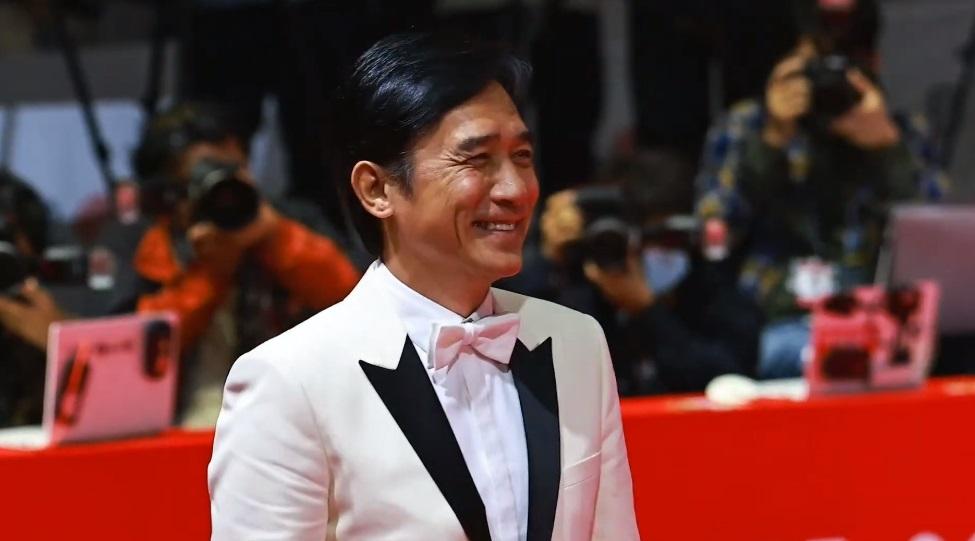 梁朝偉壓軸現身紅地毯盛會,現場尖叫聲不斷。