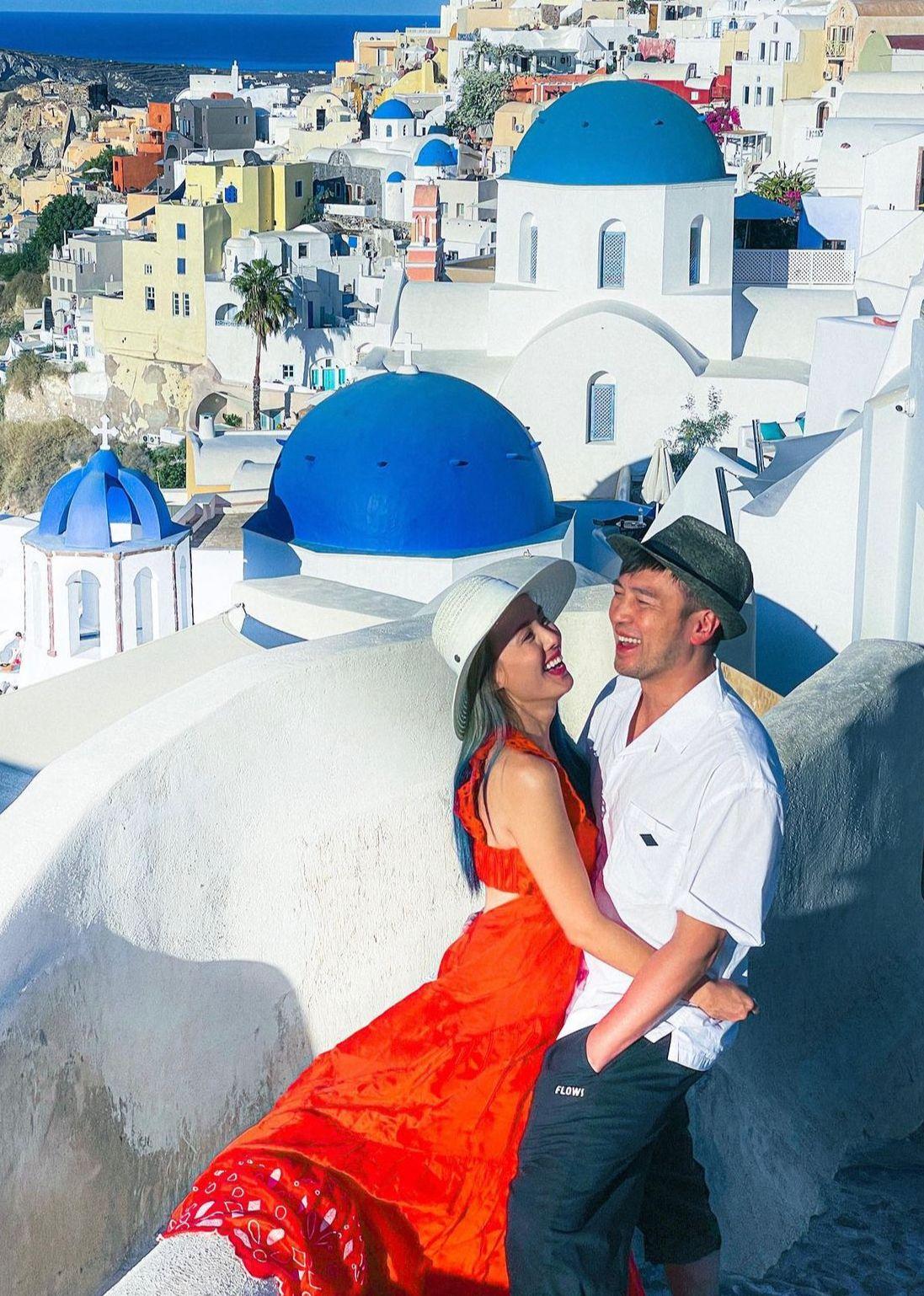 楊洛婷為Tim誕下一子一女,兩人近日展開甜蜜旅行。