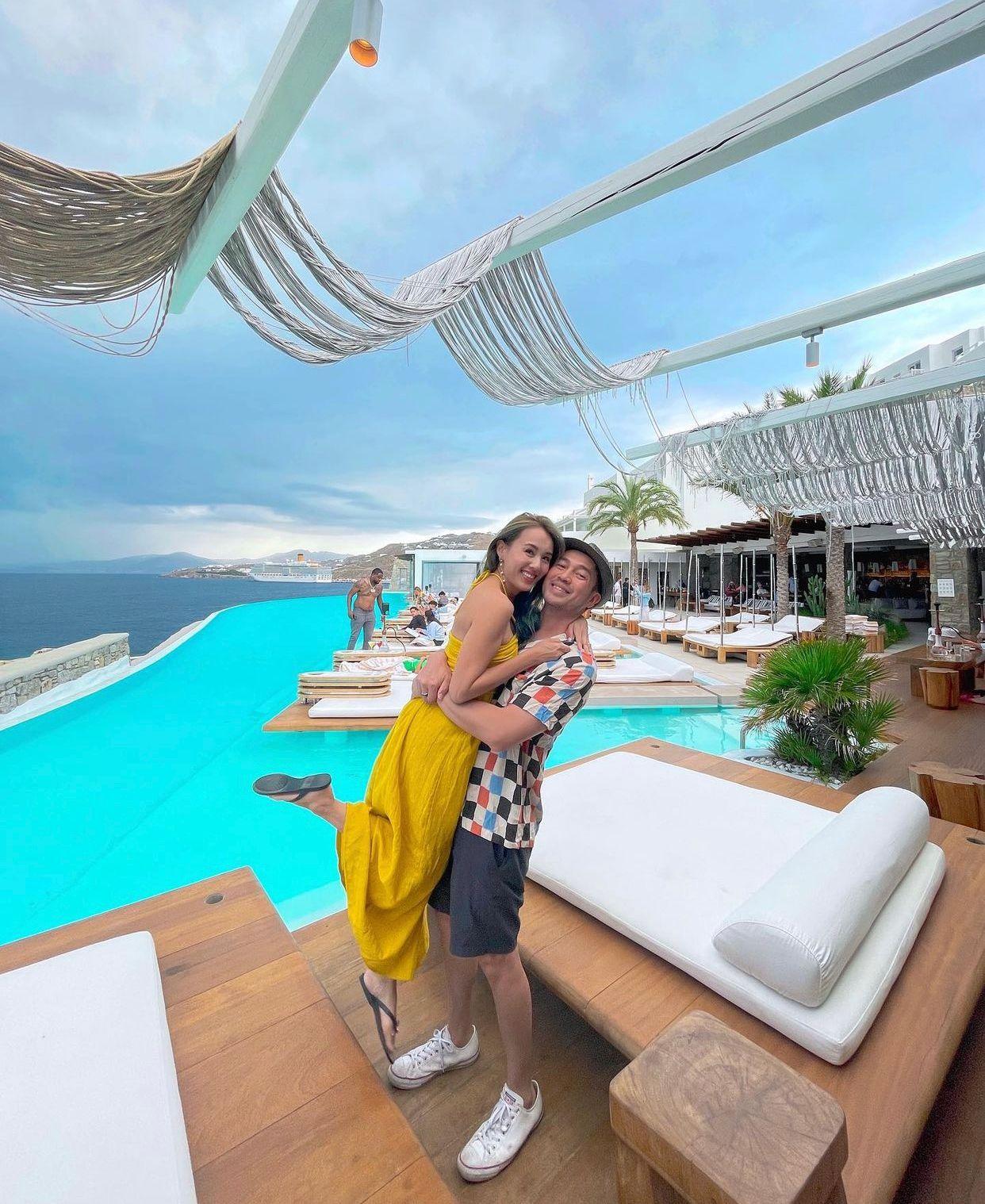 楊洛婷與樂Tim撇甩一對子女,飛抵希臘享受二人世界。