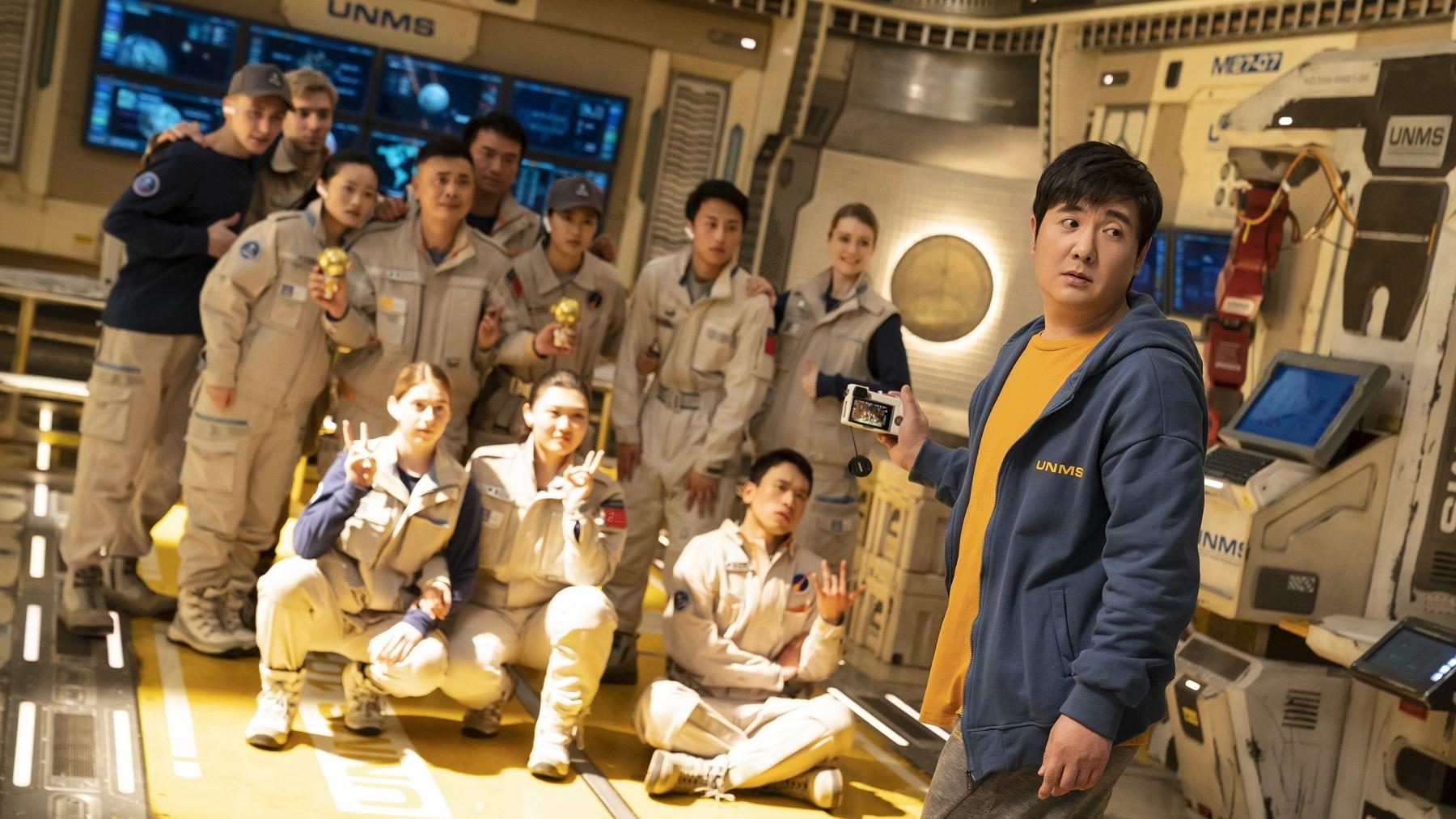 《獨行月球》劇照。