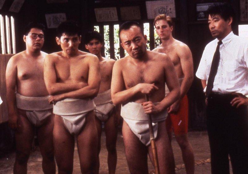 經典日片《五個相撲的少年》由本木雅弘夥拍竹中直人。