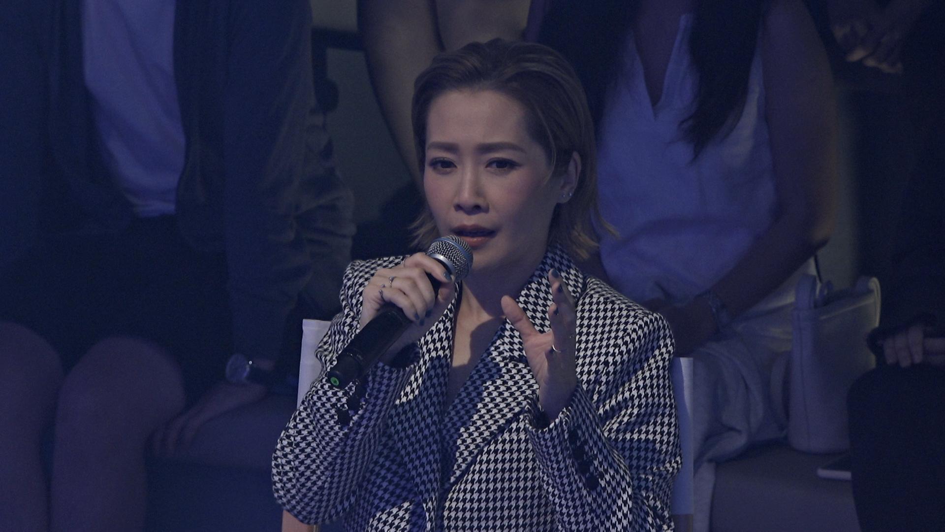 關心妍指Wincy表演可以人性化多少少。