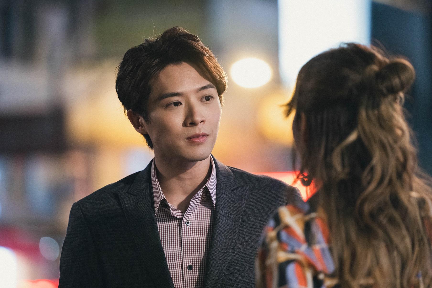 沈殷怡大讚Frankie是體貼暖男。(《野人老師》劇照)