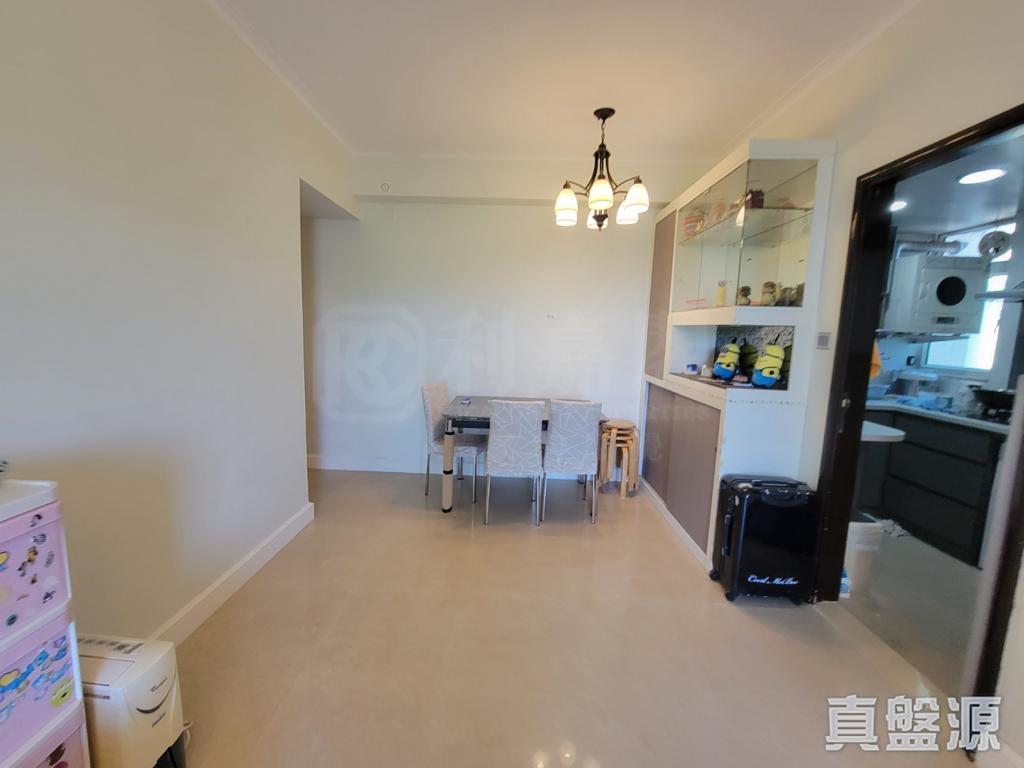 二手蝕讓|日出康城業主蝕住走!首都三房狠劈至790萬成交