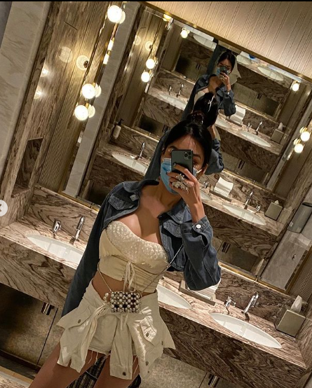 黎峇菈自言,「喧鬧任其喧鬧,自有我自為之,我自風情萬種與世無爭」