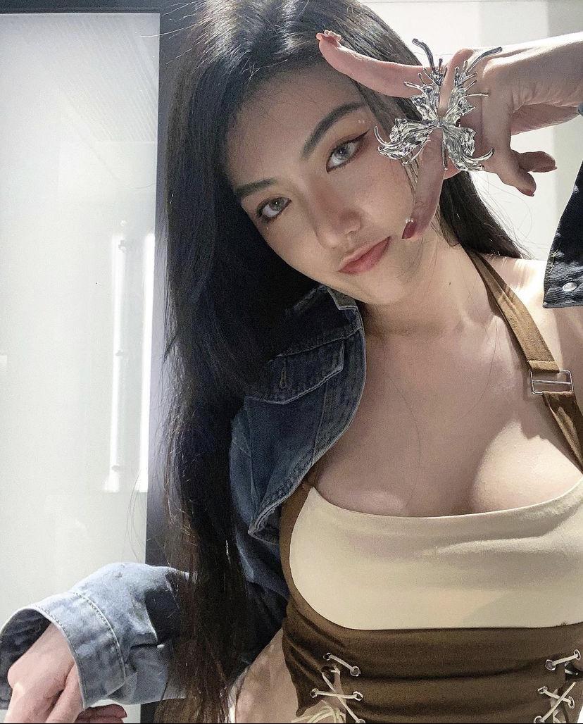 黎峇菈大騷驕人身材。(IG圖片)