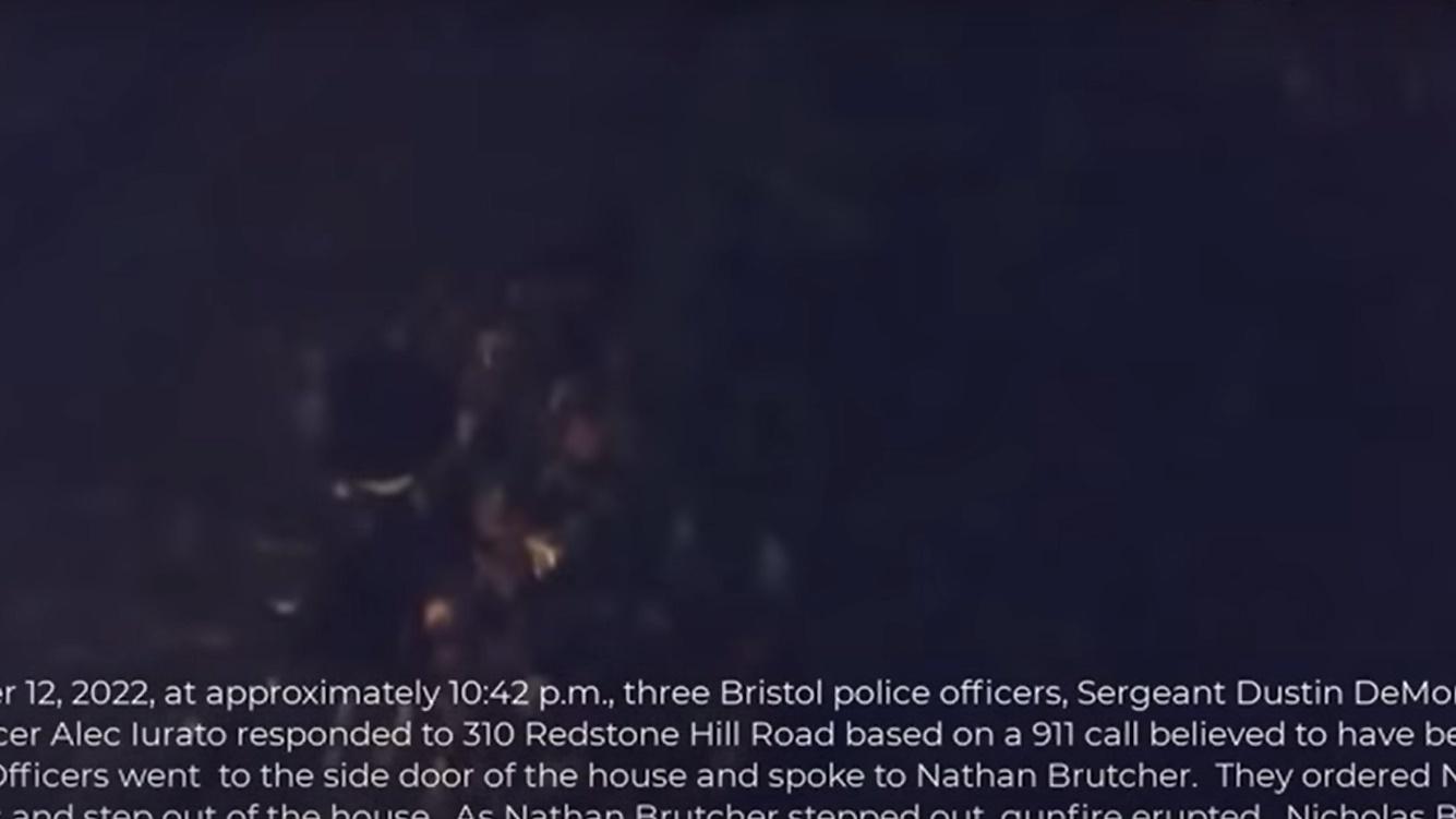 從他的隨身攝錄機可見和他一起出勤的Dustin Demonte與Alex Hamzy已中彈倒地。(YouTube)