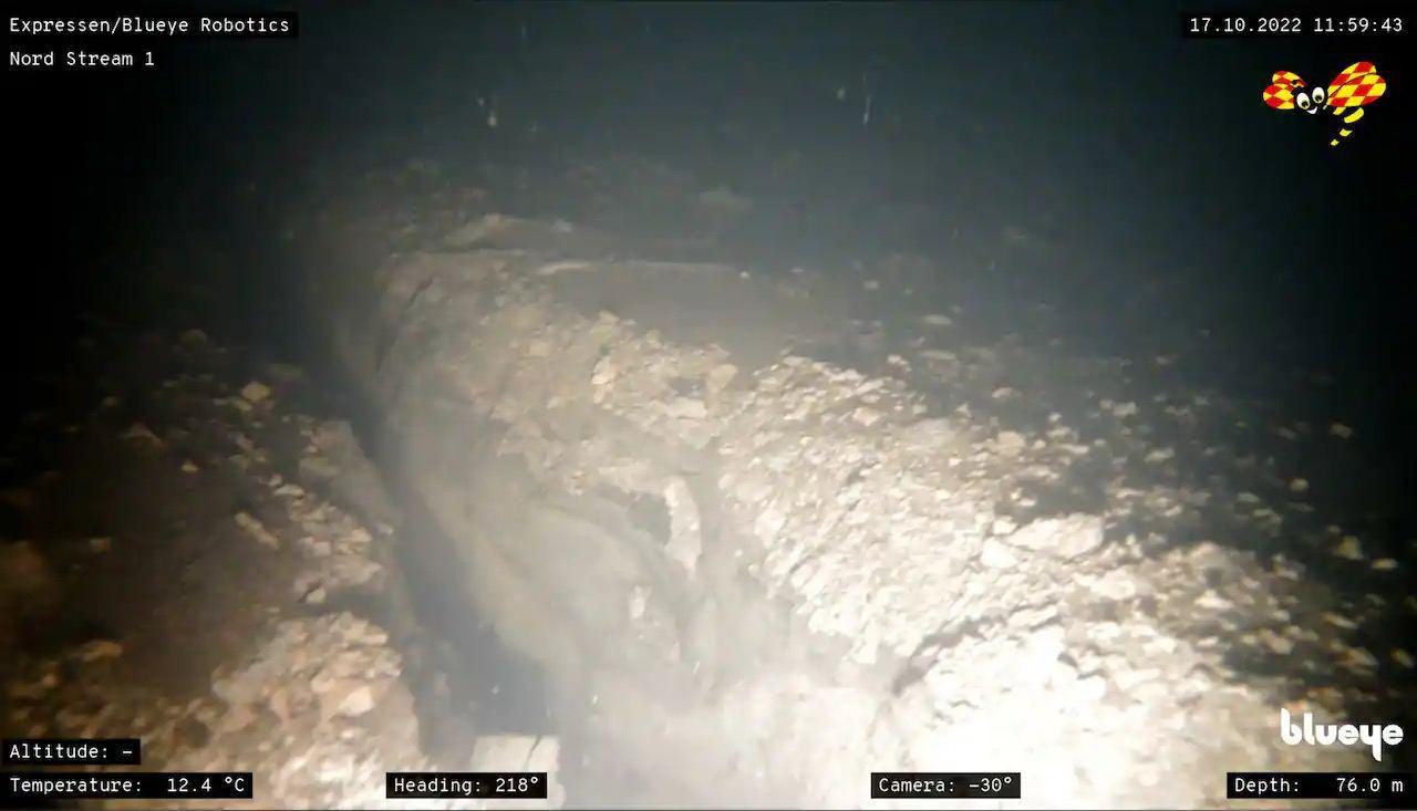 有逾50米的管道消失。(Twitter)