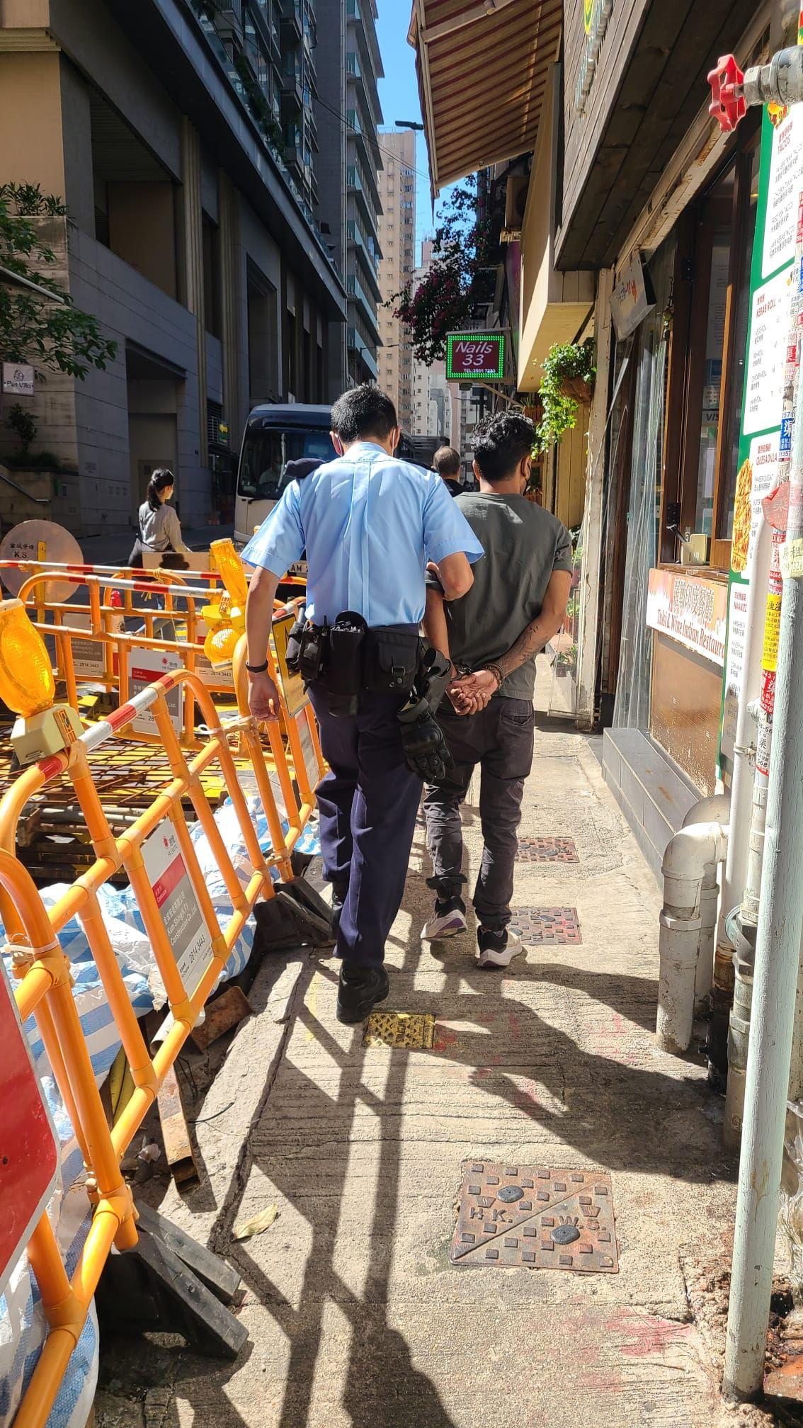 被捕人士包括從事外賣速遞員、搬運、建築工作及零售工作。(警方圖片)