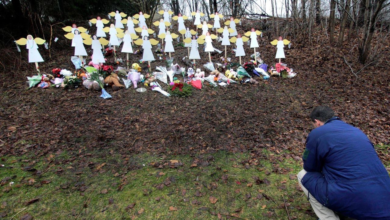 學校內20名學童與6名老師遭射殺。(網上圖片)