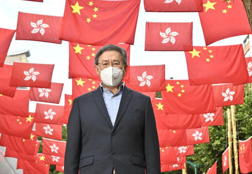 政務司副司長卓永興表示,國家在三、四十年間由百業待興,發展成經濟蓬勃的全面小康社會,絕不容易,慶幸自己身為中國人。(卓永興fb圖)