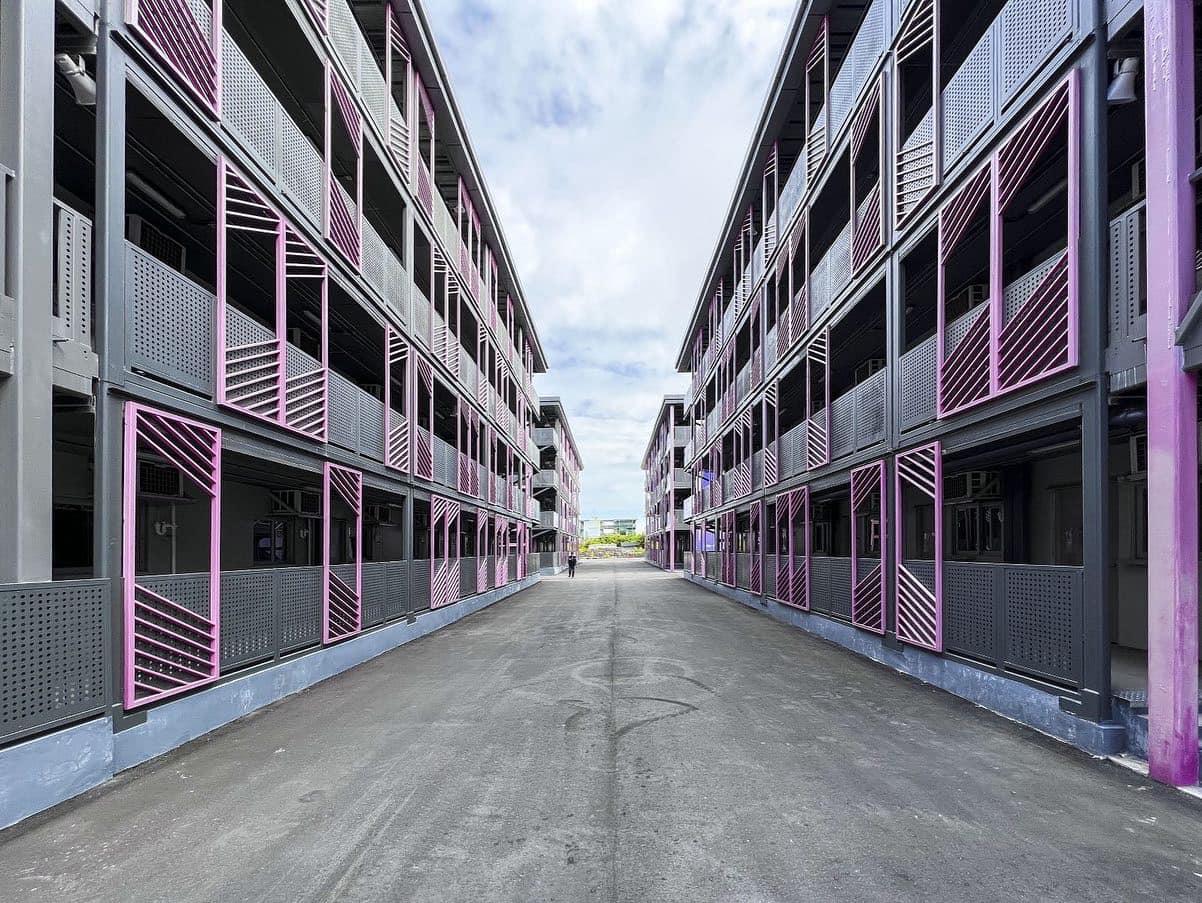 何永賢在fb展示組裝合成建築法。(何永賢fb圖)