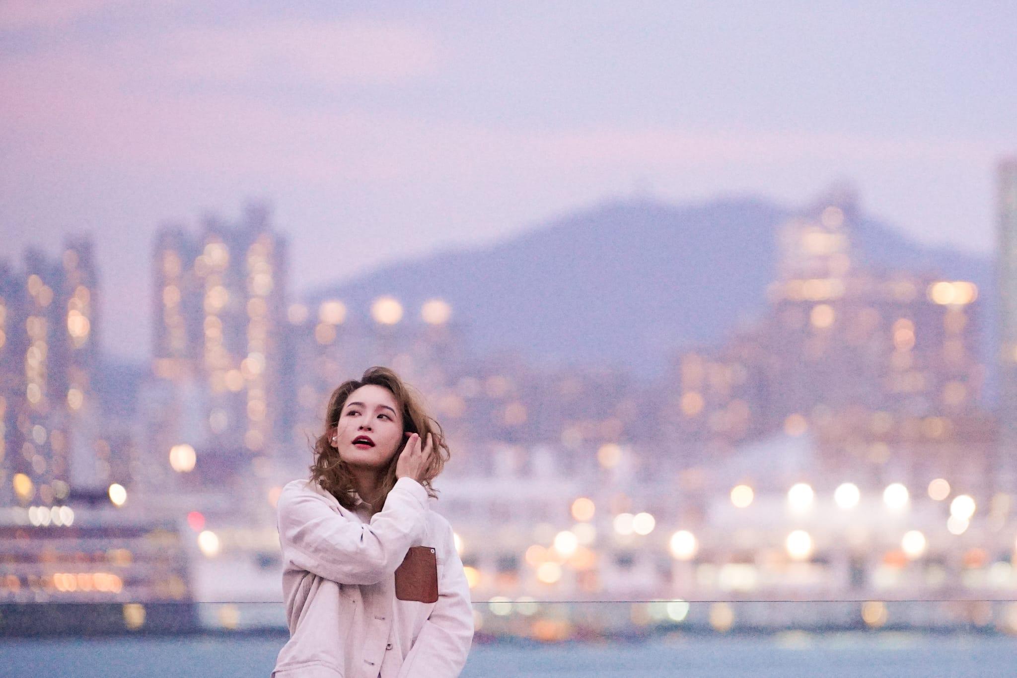 三號強風信號現正生效,天文台稱會至少維持至明午12時。(李睿哲攝)