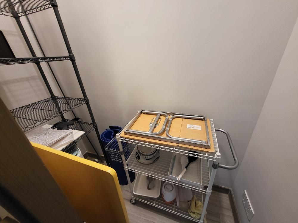 單位為兩房連儲物房間隔,方便收藏雜物或作衣帽間使用。