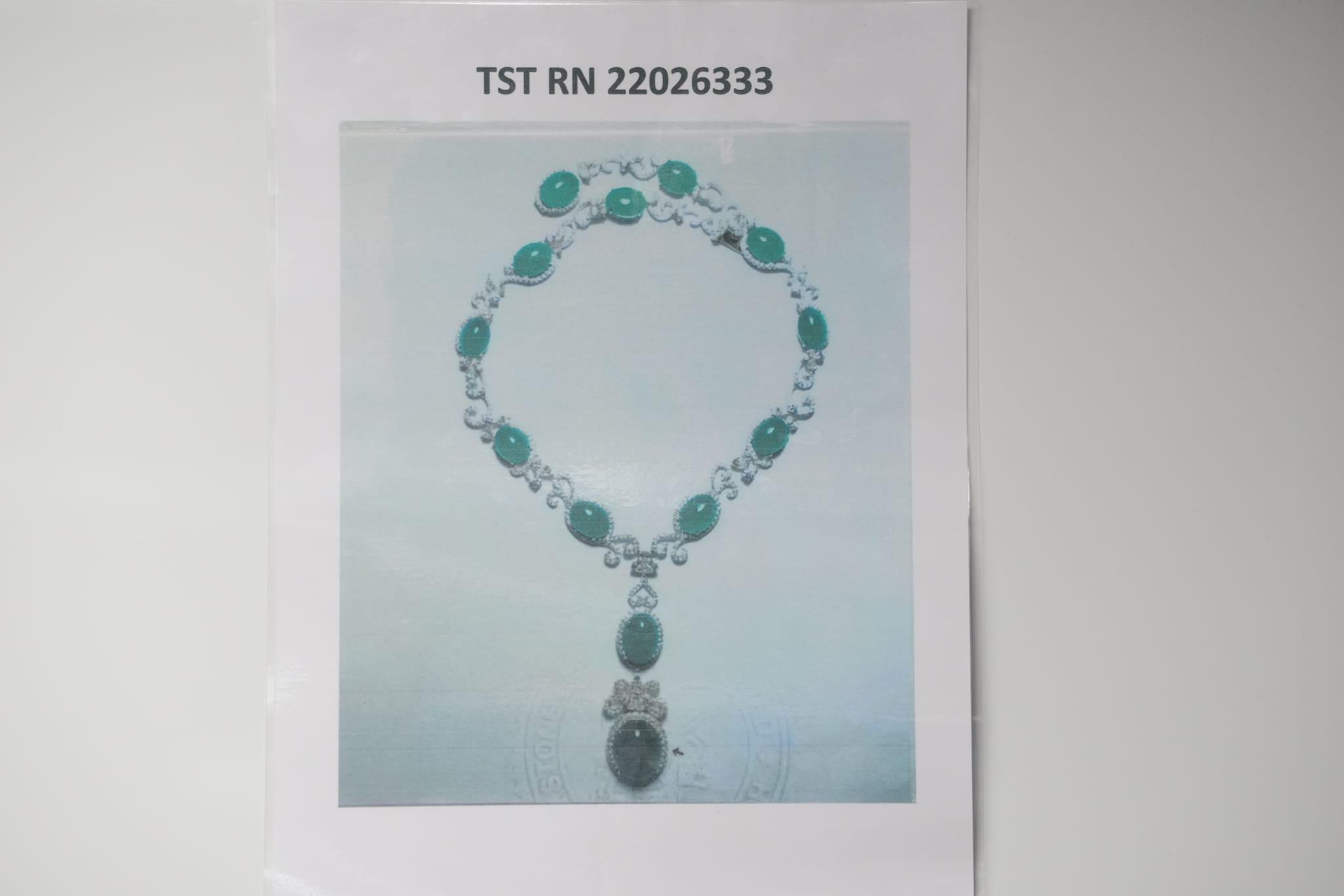 案中被劫去的約值2000萬元翡翠頸鏈。(陳奕釗攝)