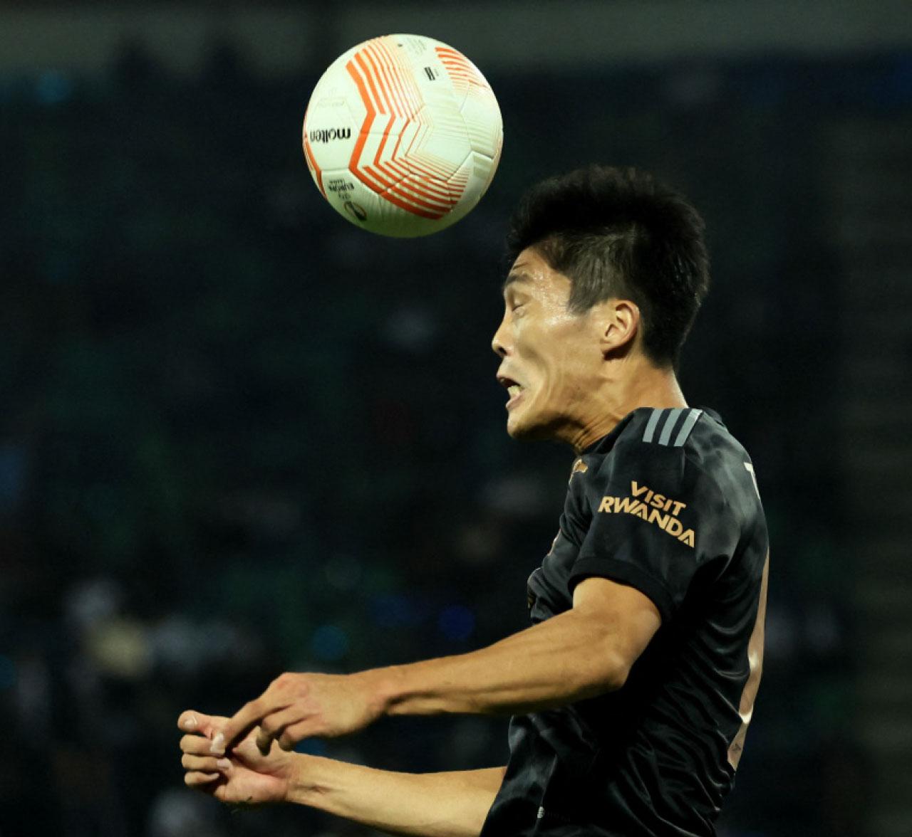 阿仙奴輪換鬥挪威奇兵 曼聯襲奧摩尼亞求反彈