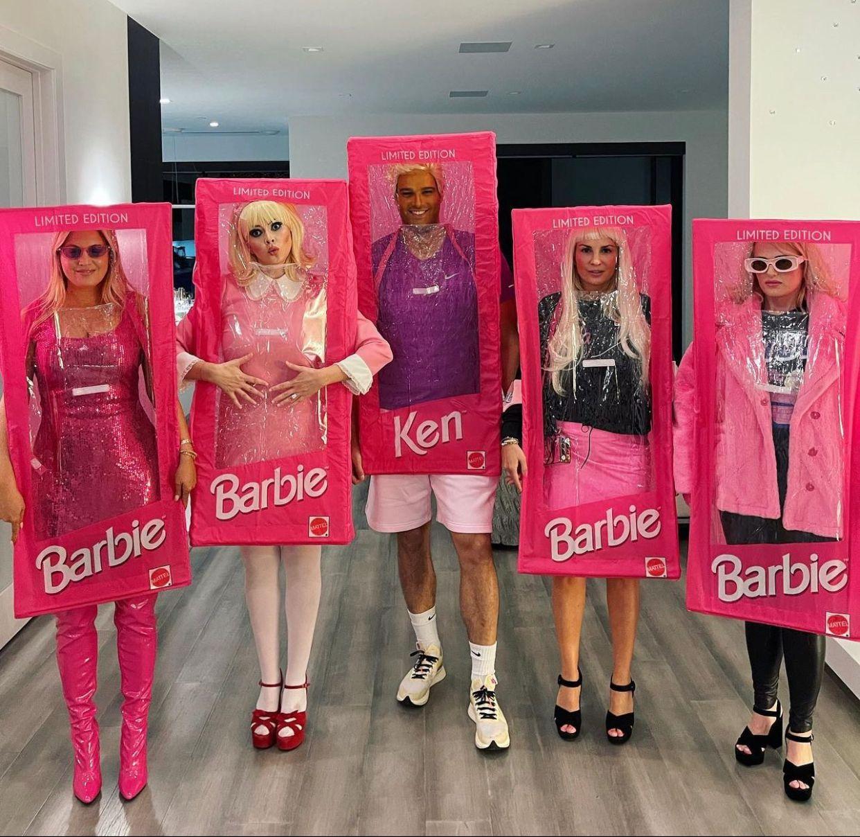 莉寶韋遜孖女友扮Barbie迎萬聖節