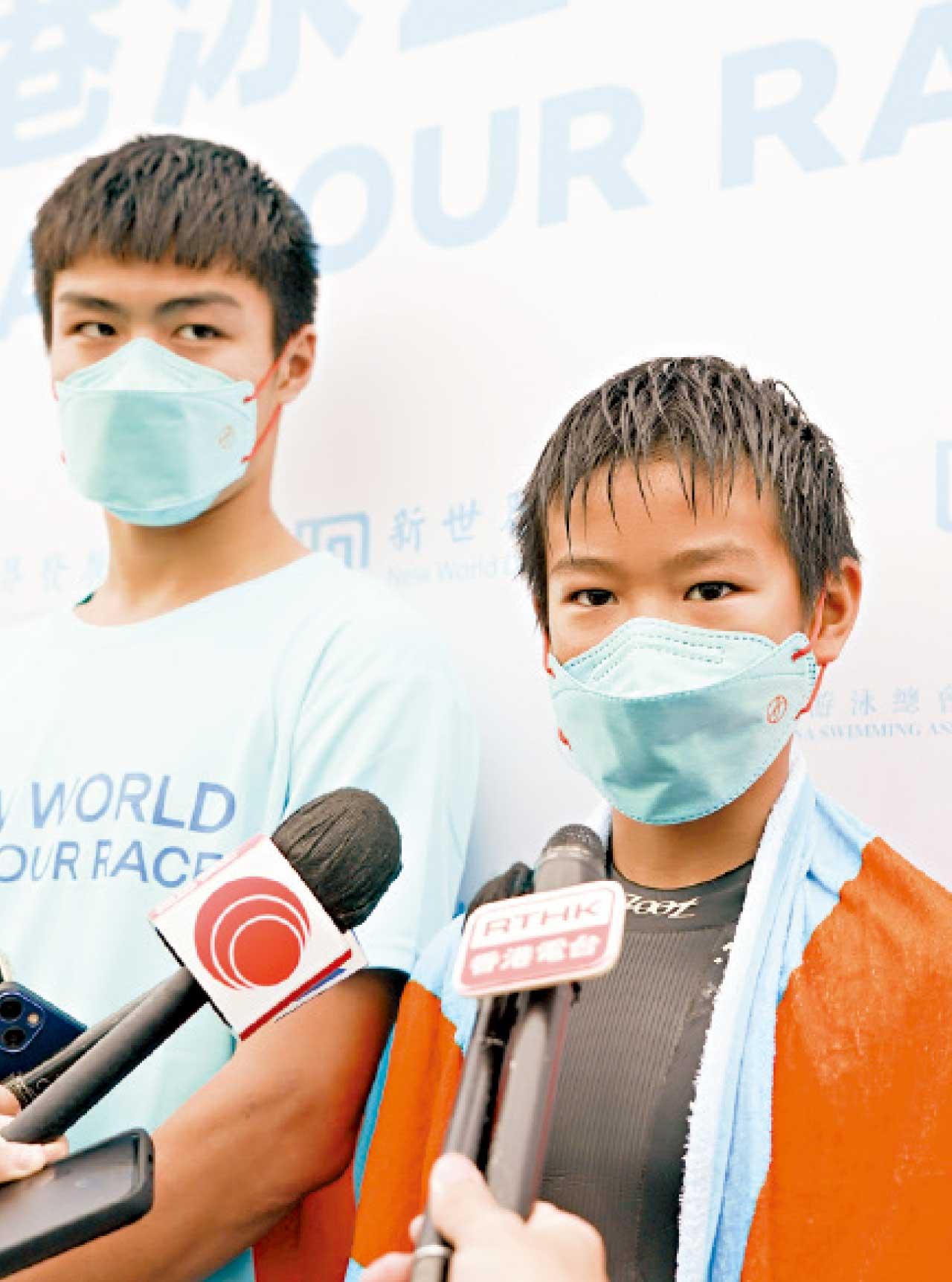 行動不便泳手靠上半身 自由式游畢全程 1203人維港泳 最快僅15分鐘