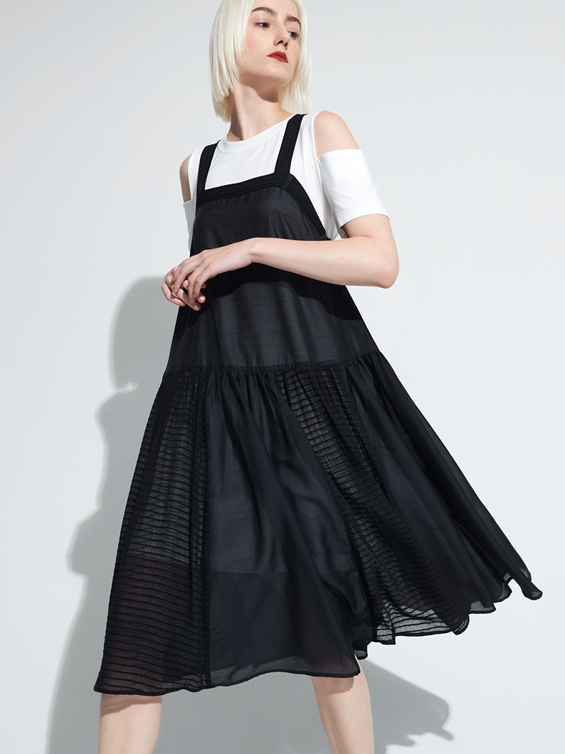 2-in-1 Tee + Sling Black Layer Dress $714 原價$2,380