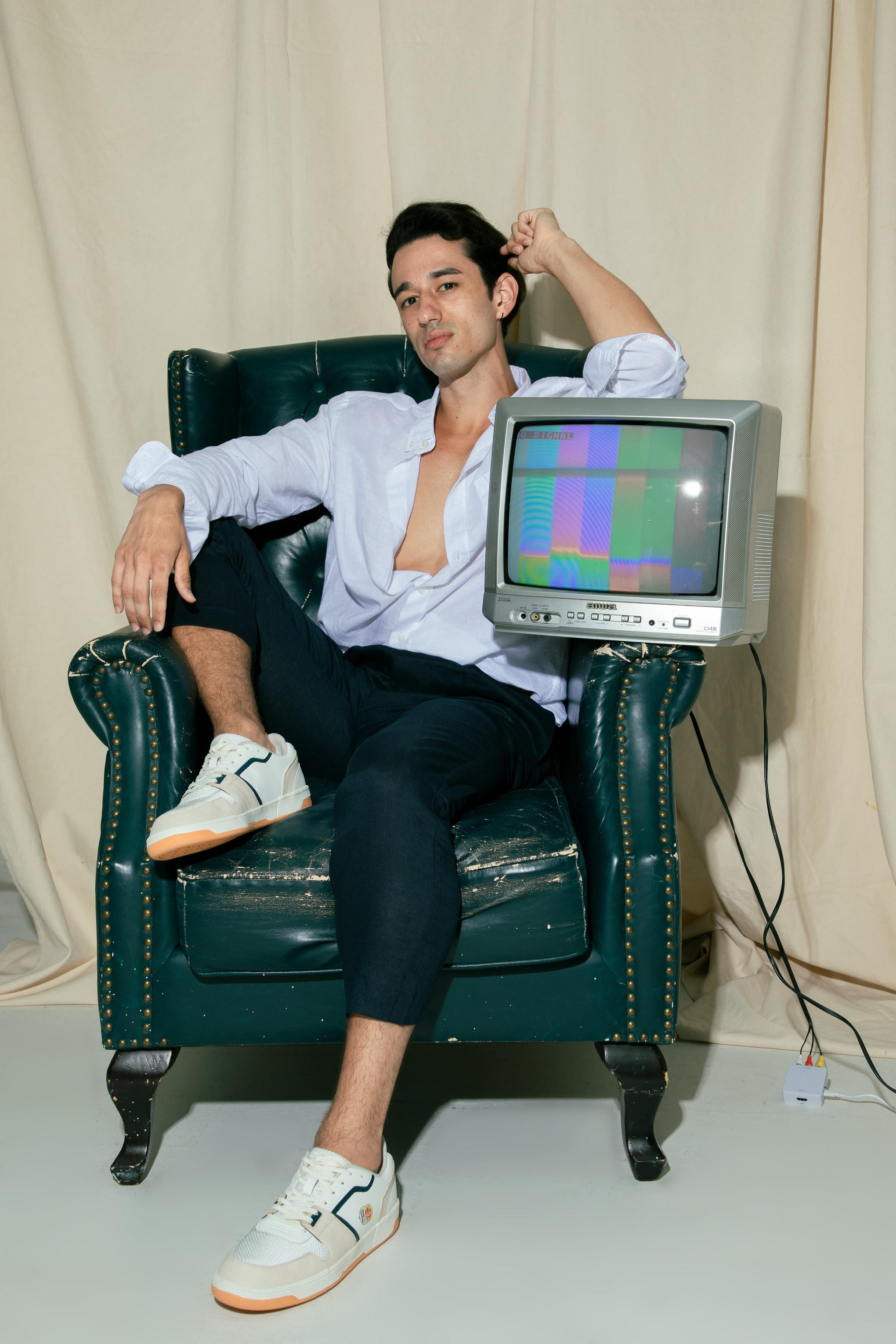 Apple Kicks 系列米色配軍藍 $1,380