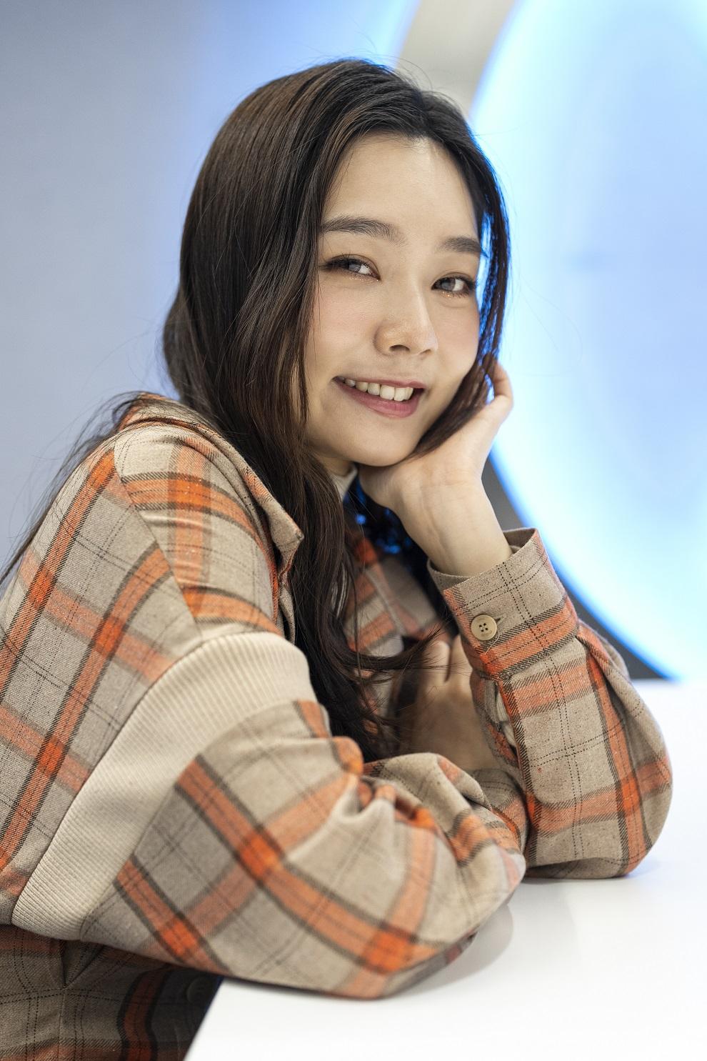 出道一年的葛綽瑤自言比以前淡定,對《季前賽》上映,感興奮緊張又期待。(陳奕釗攝)