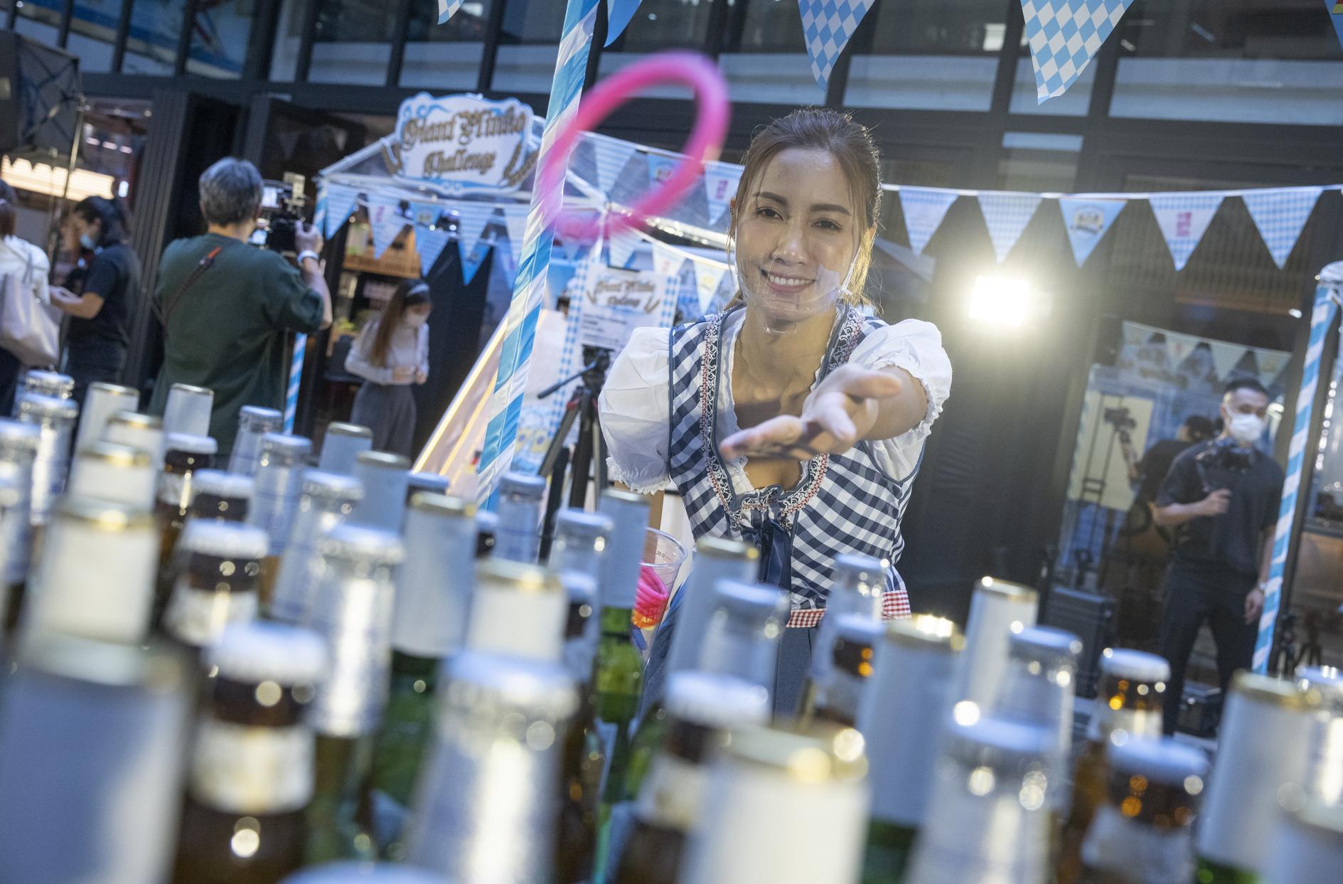 RingToss: 於指定位置拋圈,成功拋中一定數量即可獲獎! (蘇文傑攝)