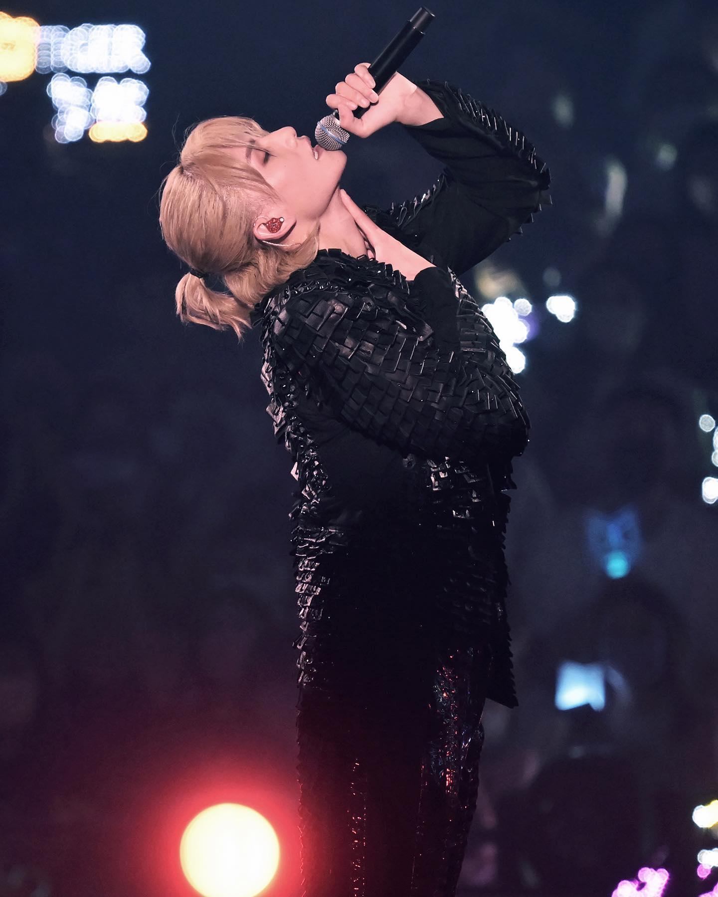 在MIRROR當中,沈殷怡對Jeremy情有獨鍾。