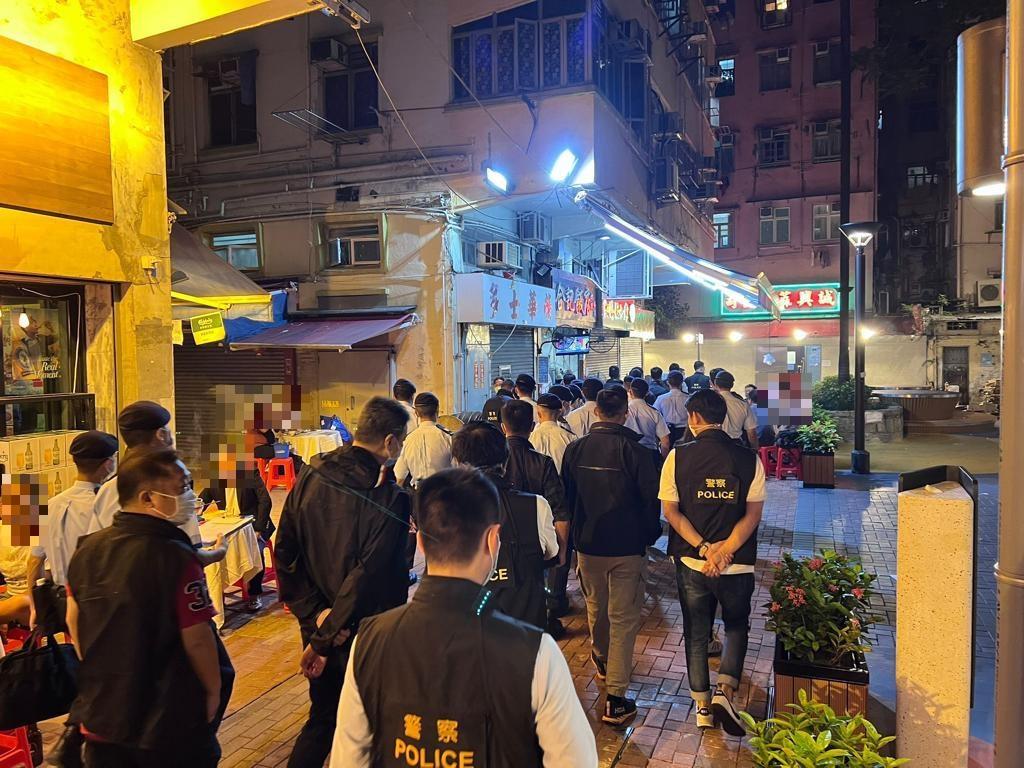 警方一連三日打擊黑社會活動 搗破無牌酒吧賭場拘222人