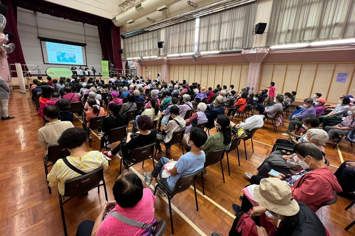 衞生署今日到石硤尾舉行健康講座。(陳凱欣FB專頁)