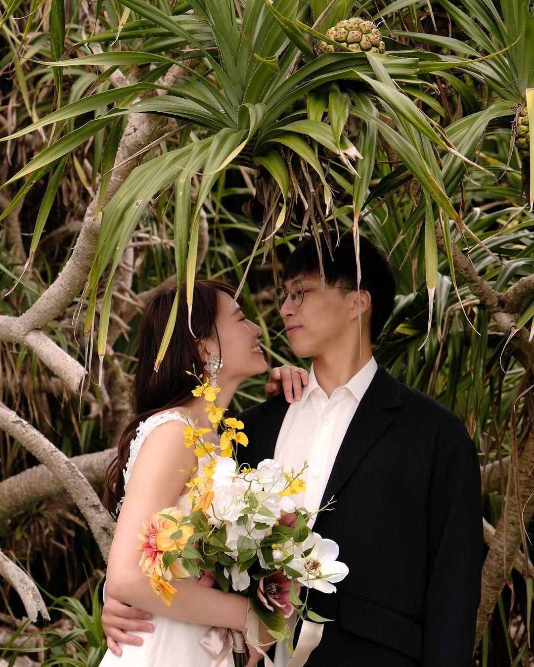 吳業坤與濱口愛子的婚照。