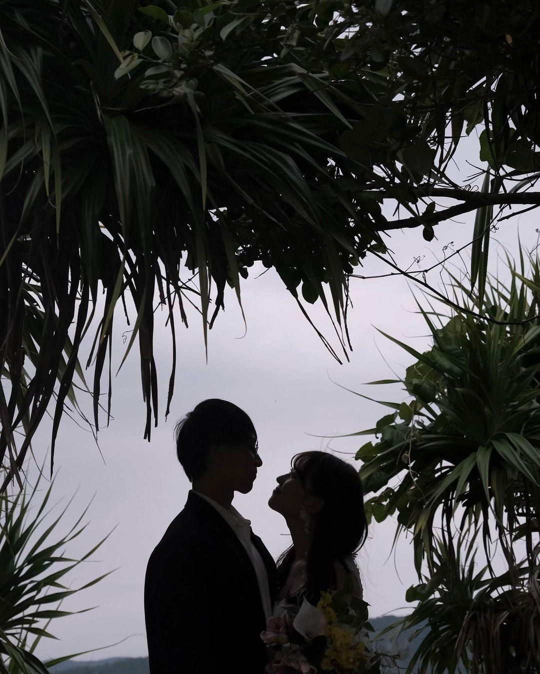 吳業坤與濱口愛子的婚照。